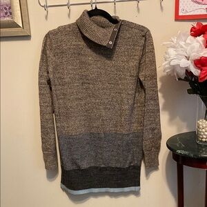 NWT GAP Women’s Turtleneck Sweater with Snap Neck.